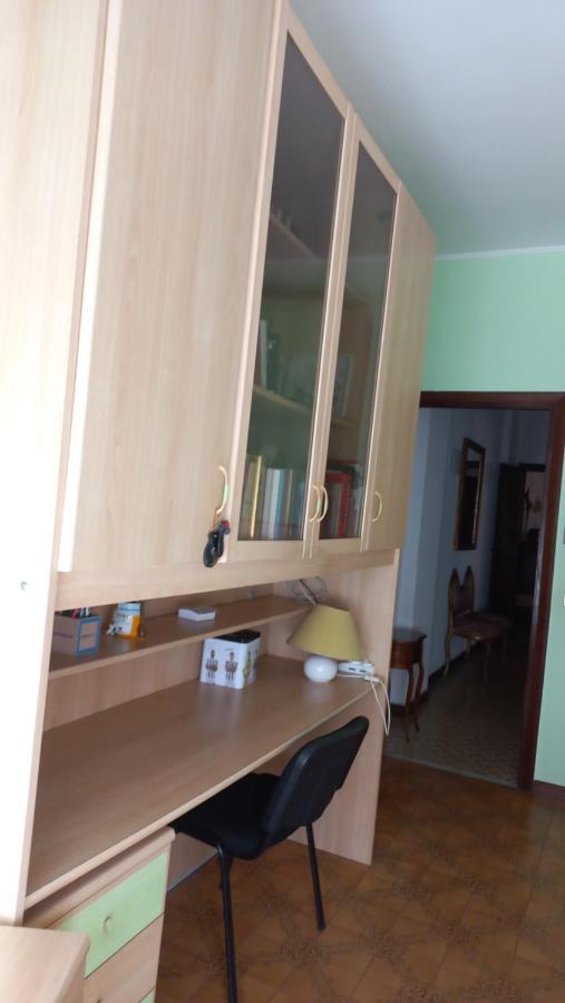 Appartamento Incantevole Al Centro Di Torvaianica Luaran gambar