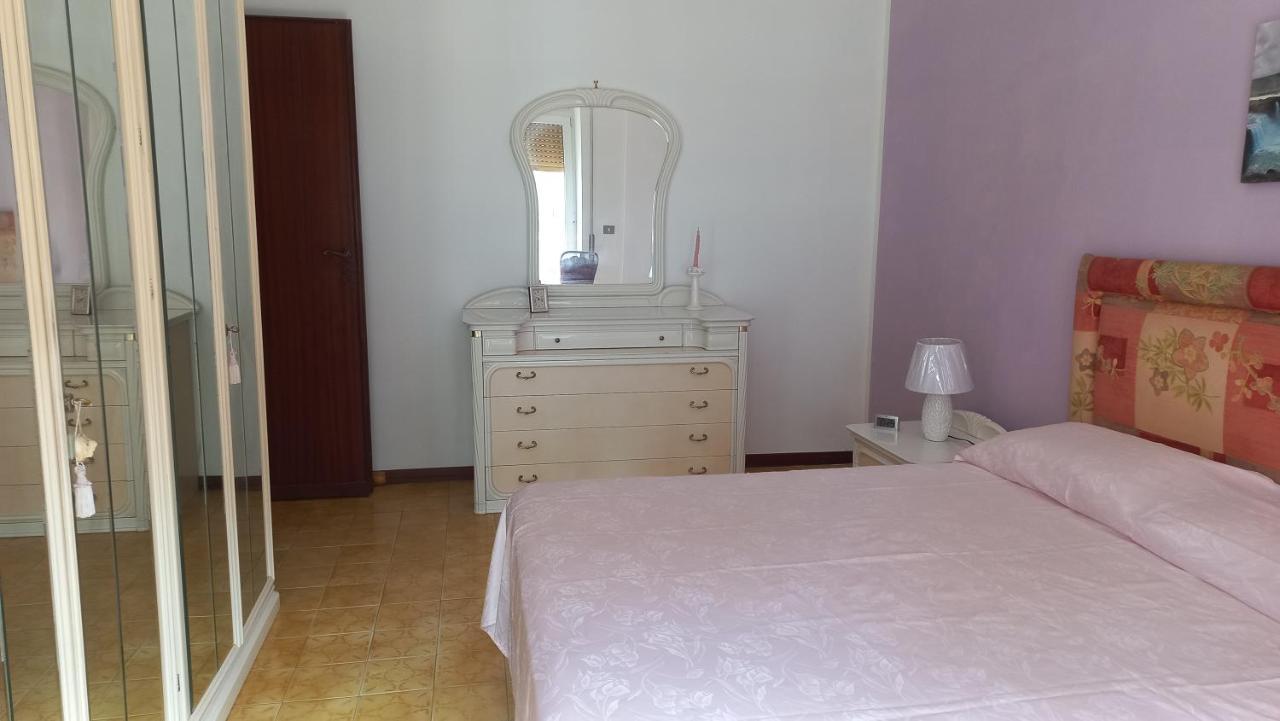 Appartamento Incantevole Al Centro Di Torvaianica Luaran gambar