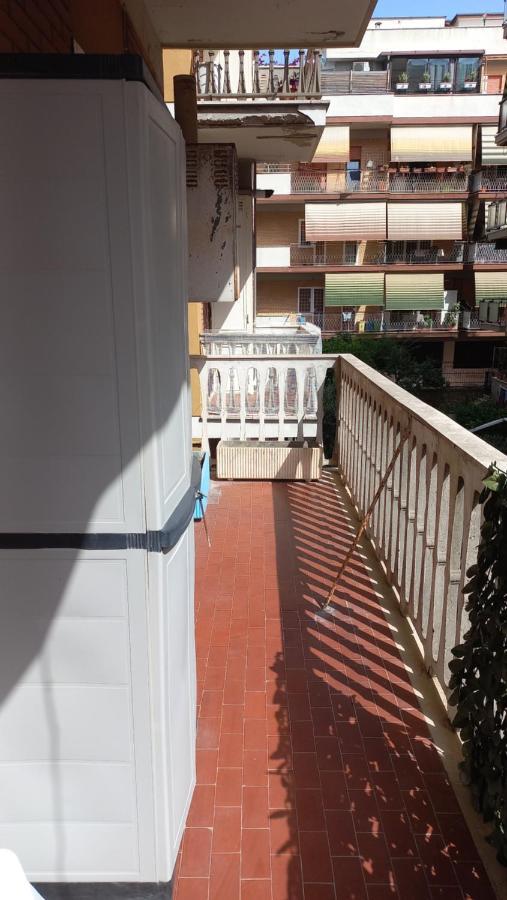 Appartamento Incantevole Al Centro Di Torvaianica Luaran gambar