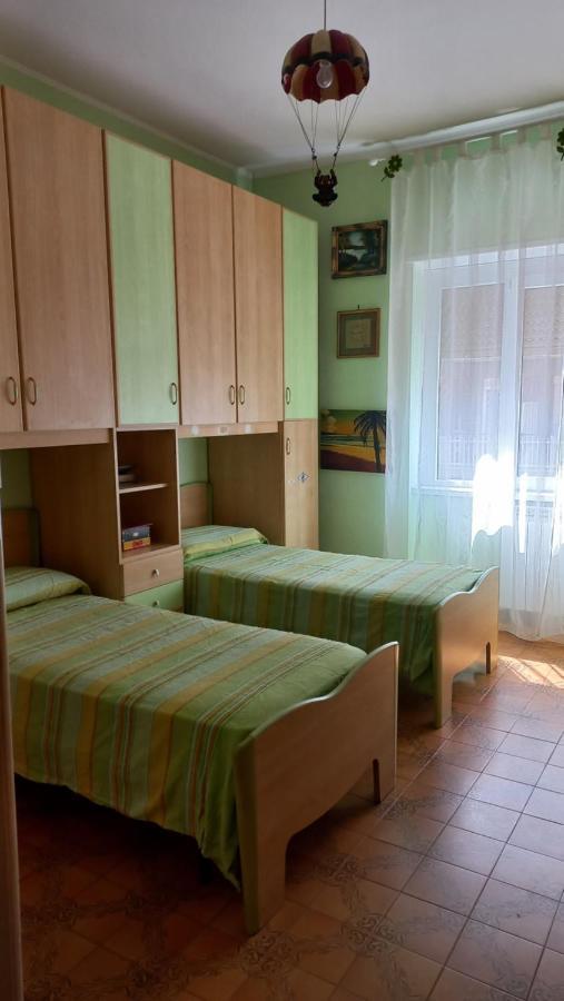 Appartamento Incantevole Al Centro Di Torvaianica Luaran gambar