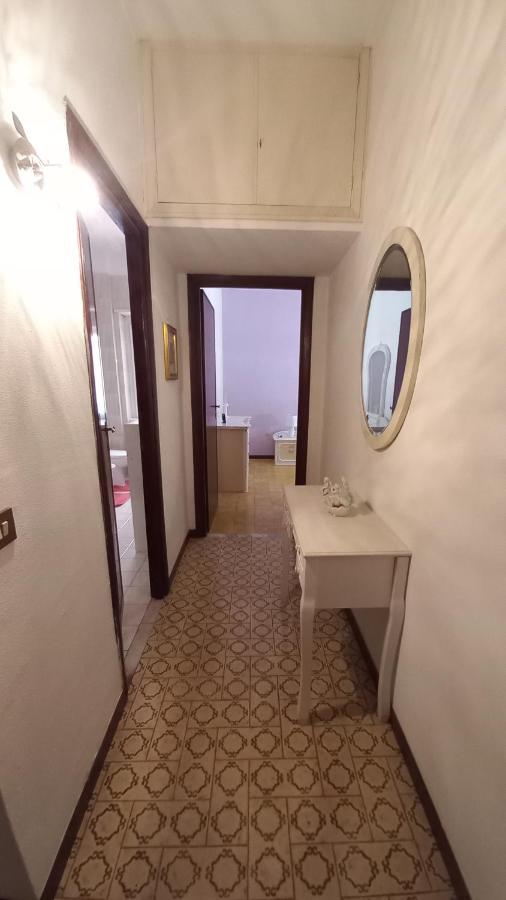Appartamento Incantevole Al Centro Di Torvaianica Luaran gambar
