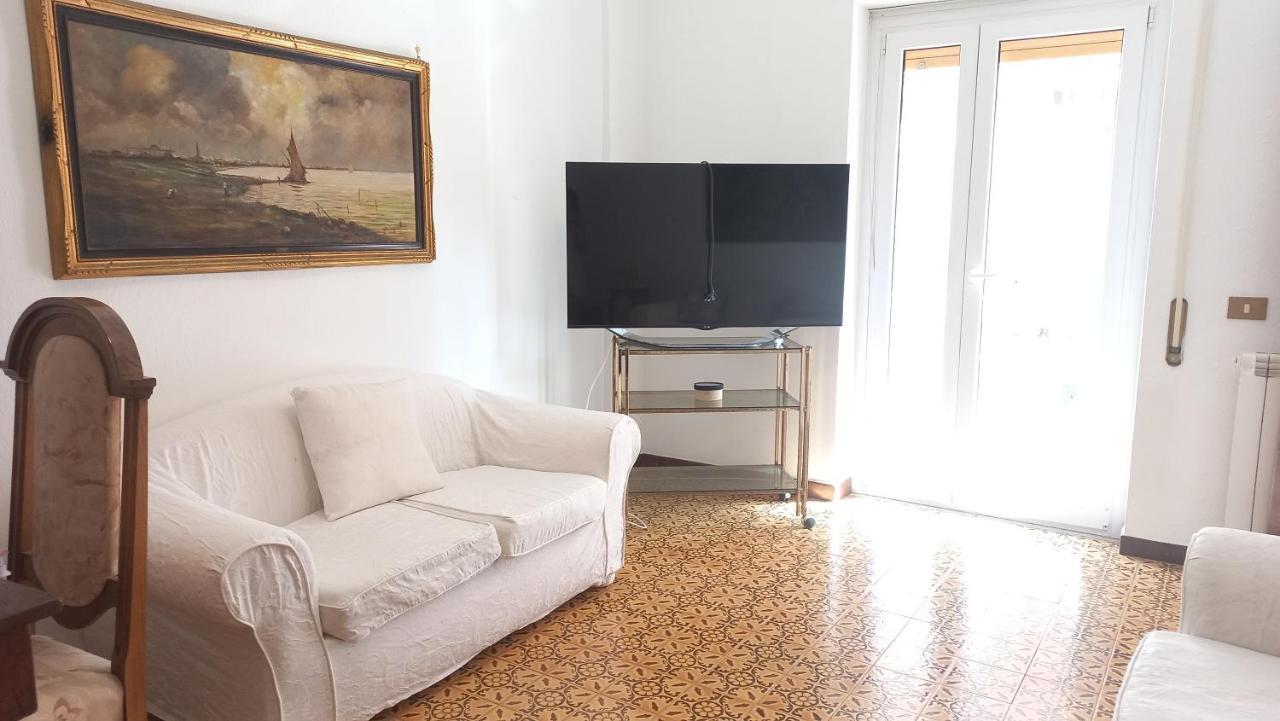 Appartamento Incantevole Al Centro Di Torvaianica Luaran gambar