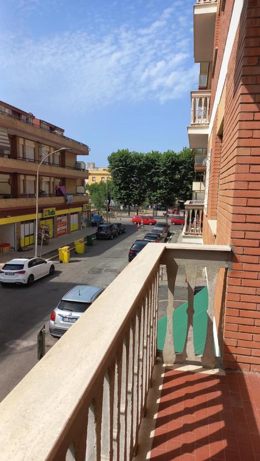 Appartamento Incantevole Al Centro Di Torvaianica Luaran gambar