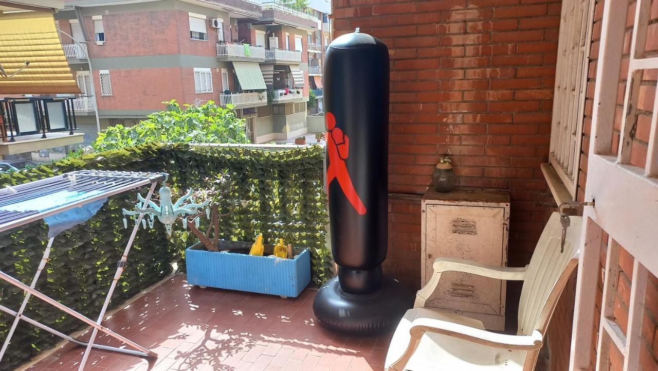 Appartamento Incantevole Al Centro Di Torvaianica Luaran gambar