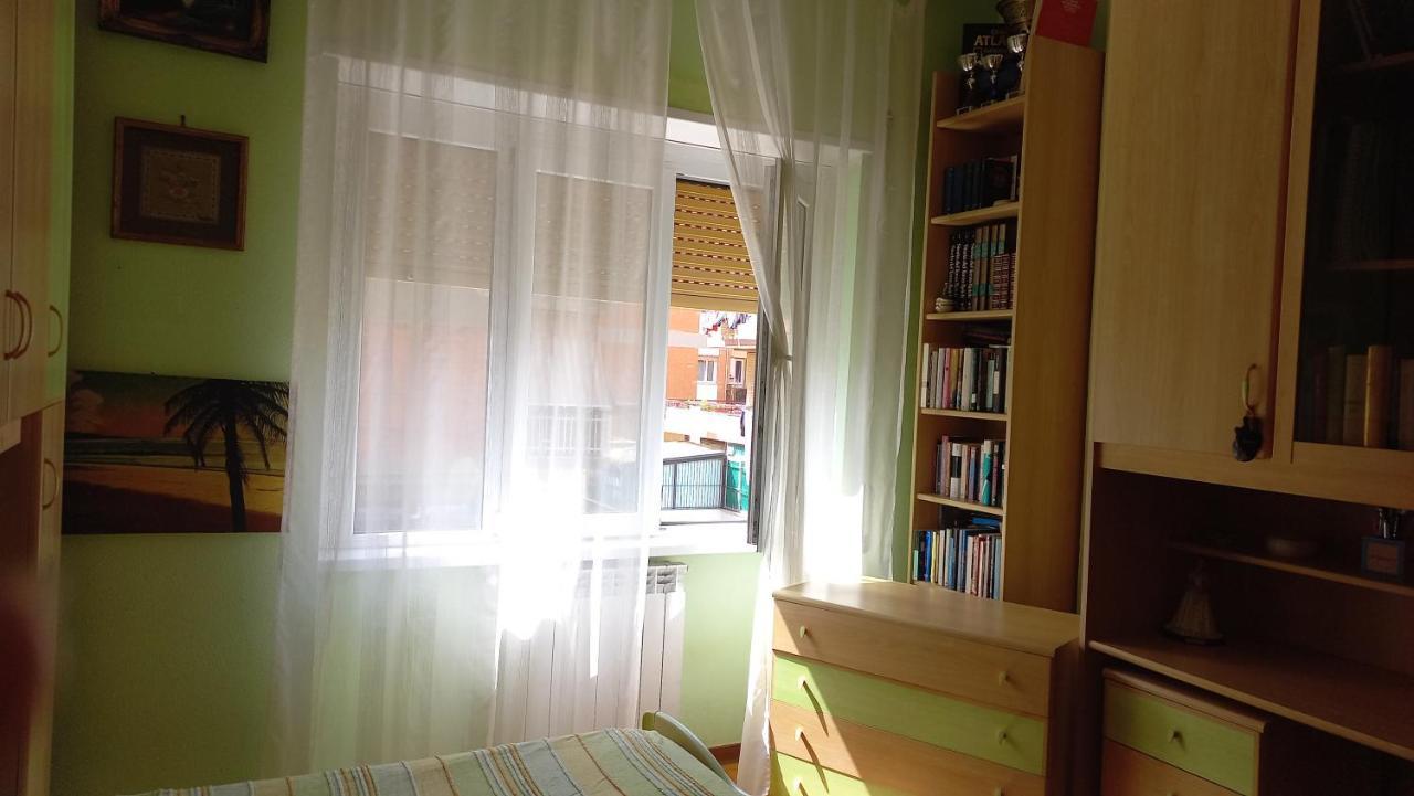 Appartamento Incantevole Al Centro Di Torvaianica Luaran gambar