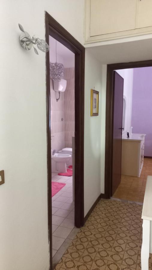Appartamento Incantevole Al Centro Di Torvaianica Luaran gambar