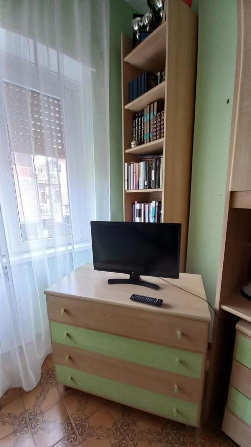 Appartamento Incantevole Al Centro Di Torvaianica Luaran gambar
